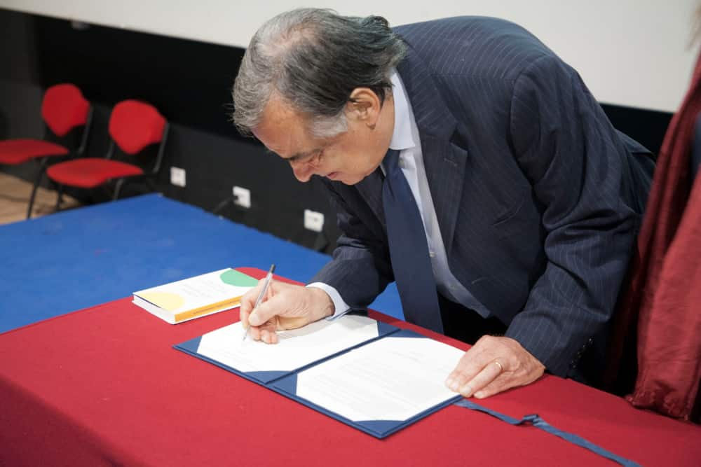 Sindaco Leoluca Orlando firma appello Ikeda Esquivel