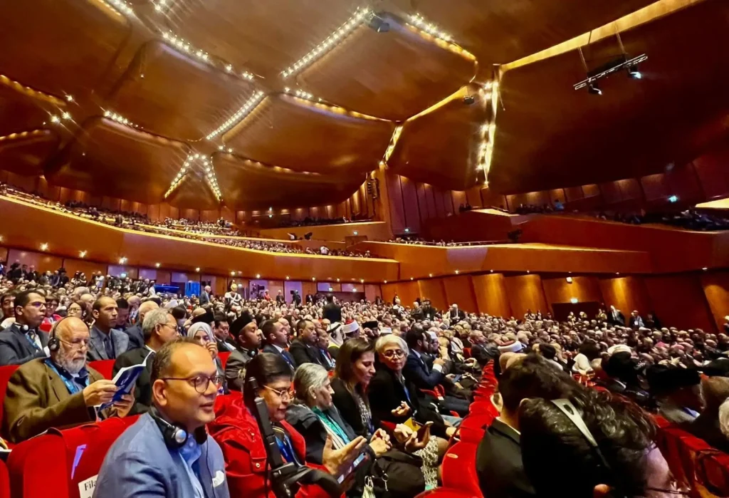 Foto platea Osare la Pace
