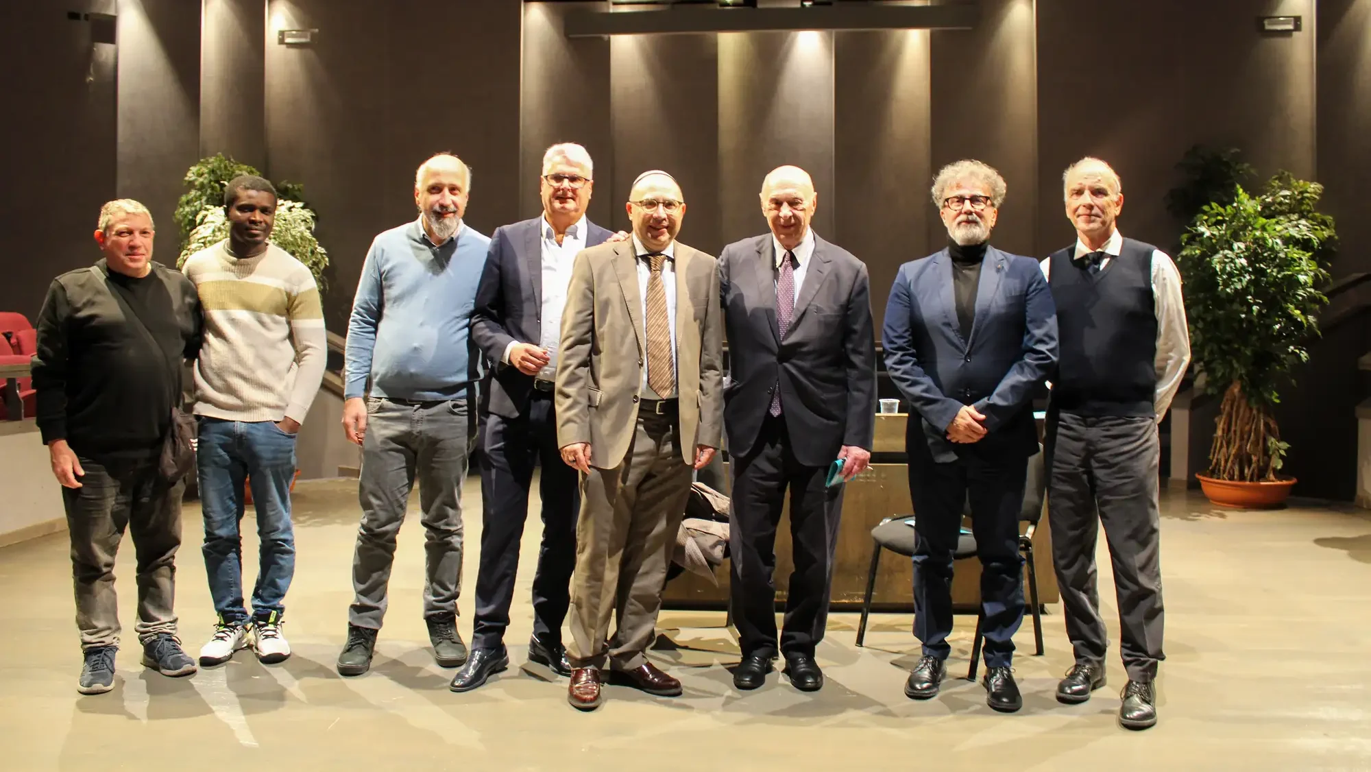Foto di gruppo con il giornalista Paolo Mieli